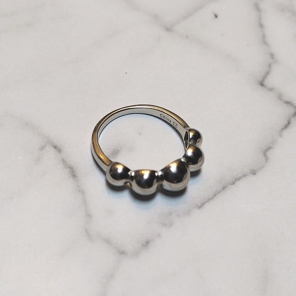 Minimalist Dome Bubble Ring - Picture 4 of 12